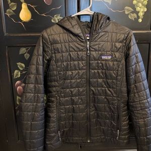 Patagonia Nano Puff w Hood
